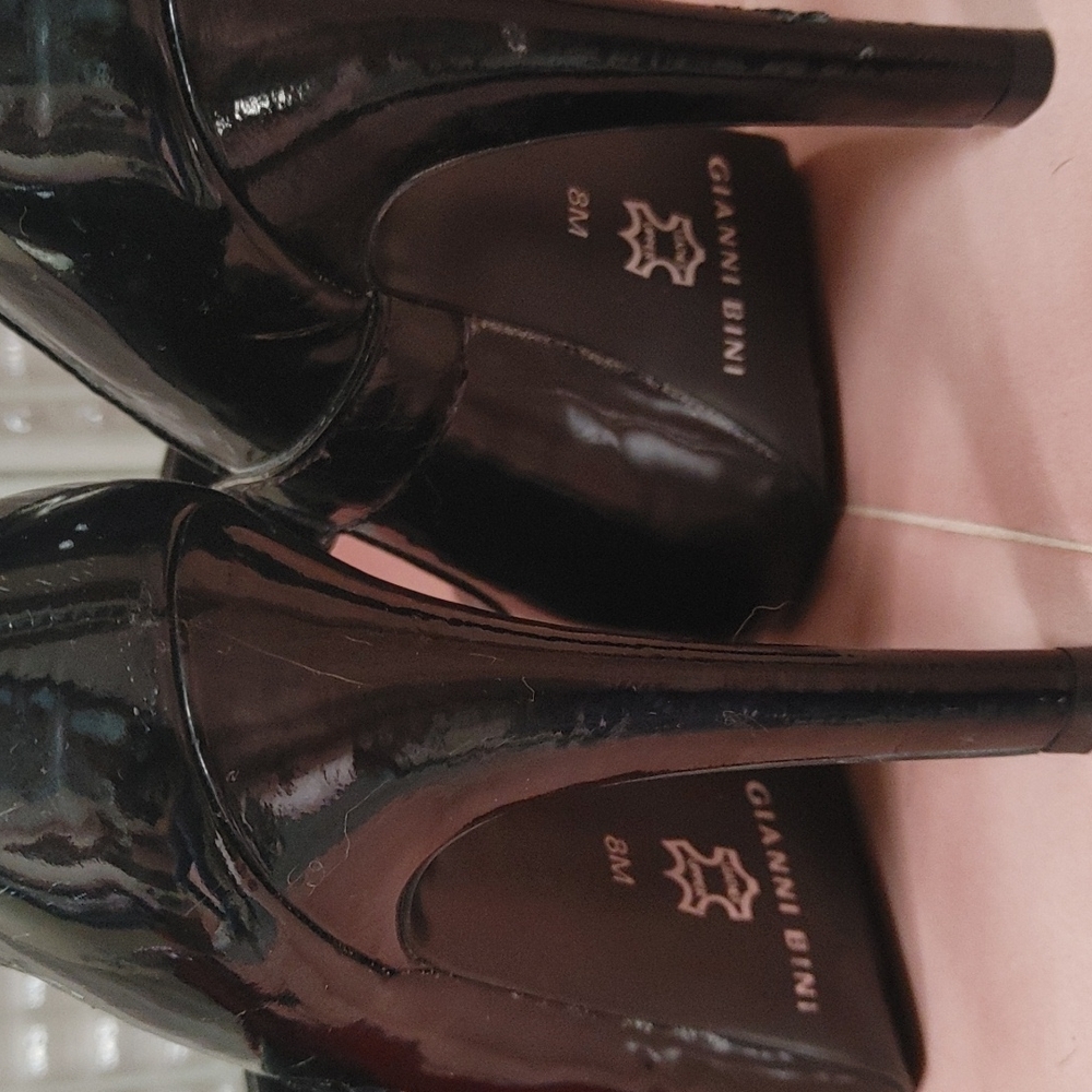 3 Heels - Picture 7 of 7